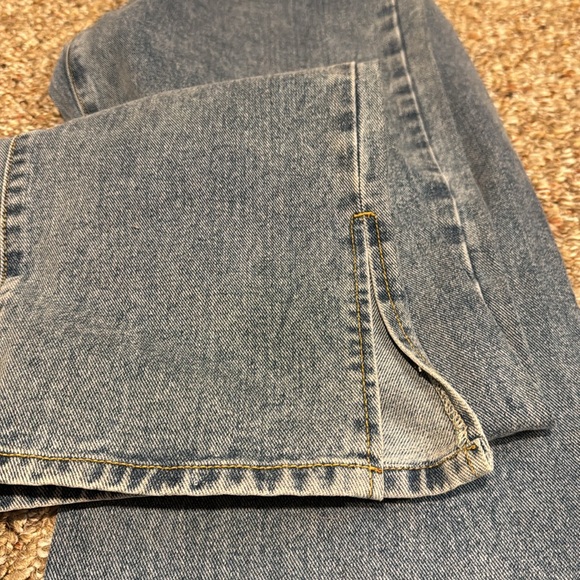 NWT Pretty little thing Tall Mid Wash Split Hem 32” waist - Picture 5 of 5